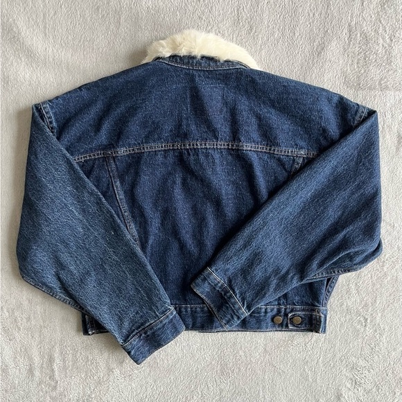 VINTAGE Levi's fur collar trucker Denim Jacket Women’s Size M Made In USA - Picture 2 of 10